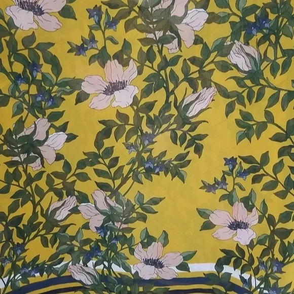 {CAbi} Women Style #5518 Spring Scene Bell Sleeves Blouse Size Small - Picture 10 of 13